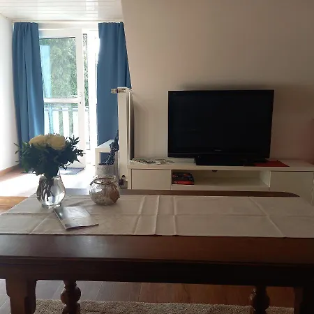 Zur Weissen Rosenbluete, Apartmán *